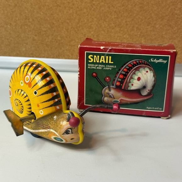 Vintage Schylling Key Wind-Up Colorful Tin Snail Toy With Original Box - Picture 5 of 9